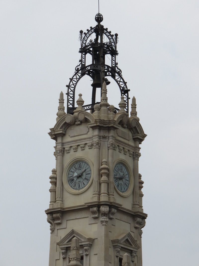 El edificio del Ayuntamiento de Valencia y su plaza 10 El edificio del Ayuntamiento de Valencia y su plaza valencia