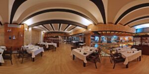 El restaurante Q’TOMAS en pleno centro de Valencia valencia