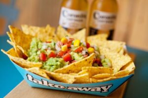 Nachos con guacamole