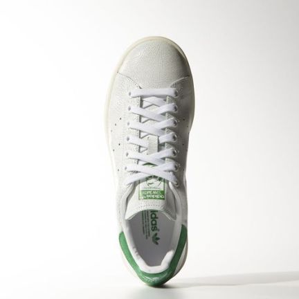 8 zapatillas de moda para ir cómoda estas vacaciones 11 adidas-stan-smith