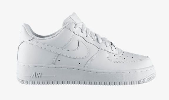 8 zapatillas de moda para ir cómoda estas vacaciones 18 nike-air-force-1