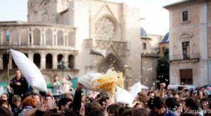 pelea de almohadas valencia