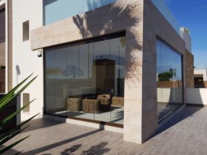 Valencia se suma a la tendencia de los cerramientos de porche valencia