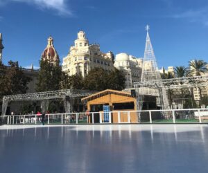 Precios y horarios de la pista de patinaje de Navidad en la Plaza del Ayuntamiento de Valencia valencia