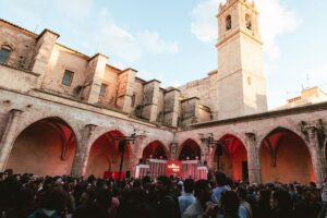 Conciertos y Dj’s en el Casal Cinco Estrellas de Mahou valencia