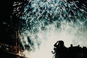 La Marina de València celebra San Juan a la orilla del mar valencia