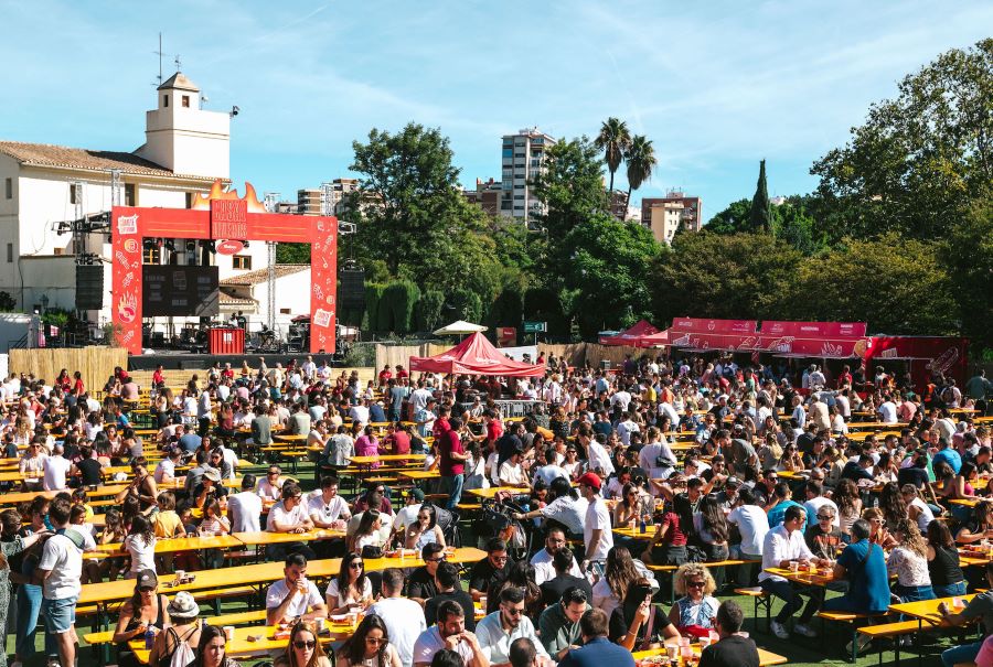 Casal Viveros Mahou inaugura el primer gran encuentro fallero 6 Casal Viveros Mahou inaugura el primer gran encuentro fallero valencia